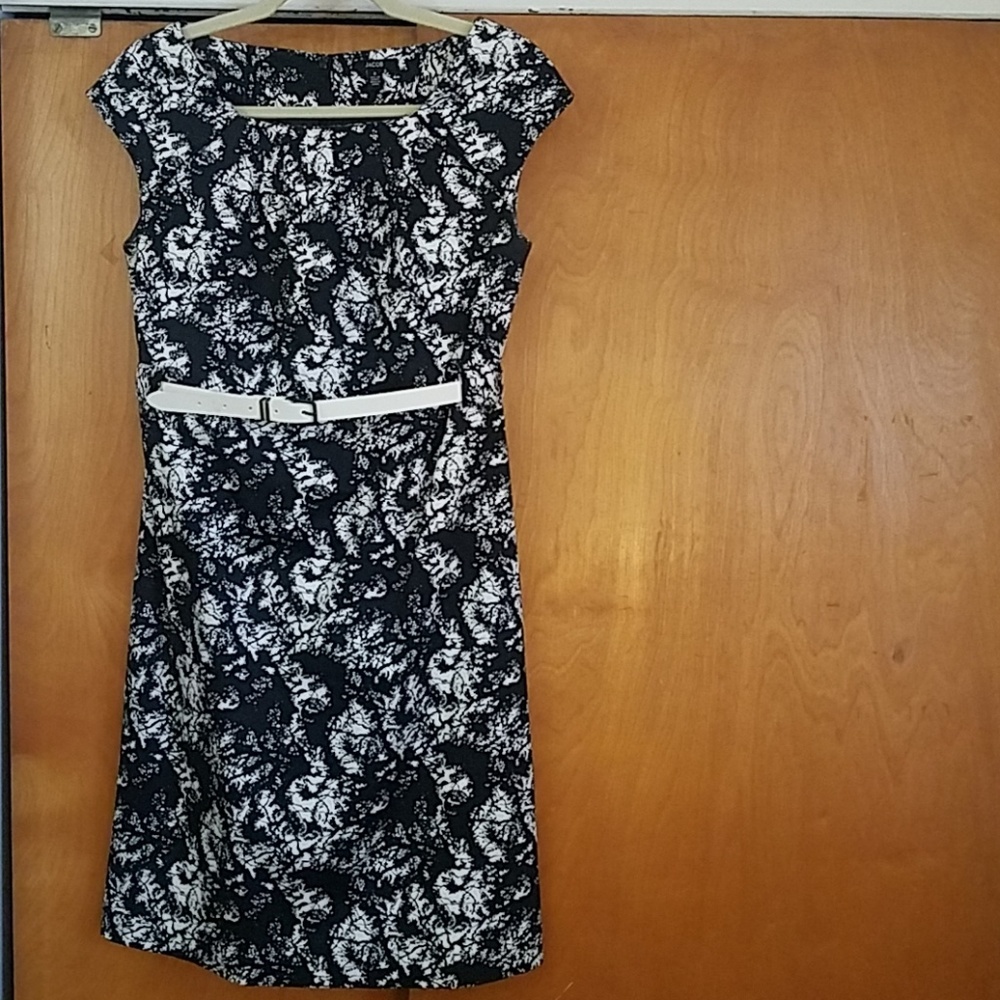 Jacob Dress size 8 navy white